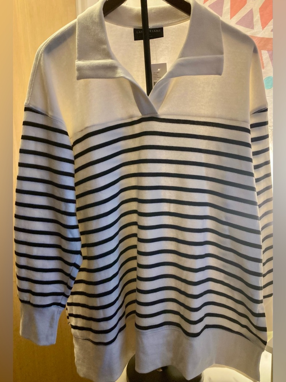 NWT Lane Bryant Long-Sleeve Notched Collar Sweatshirt 14/16